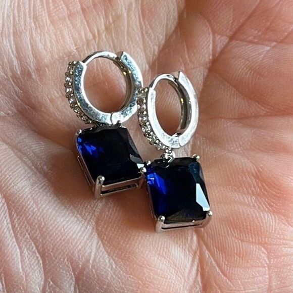 Last Pair! The Sapphire Drip Drop Earring in 925 silver - Picture 9 of 9